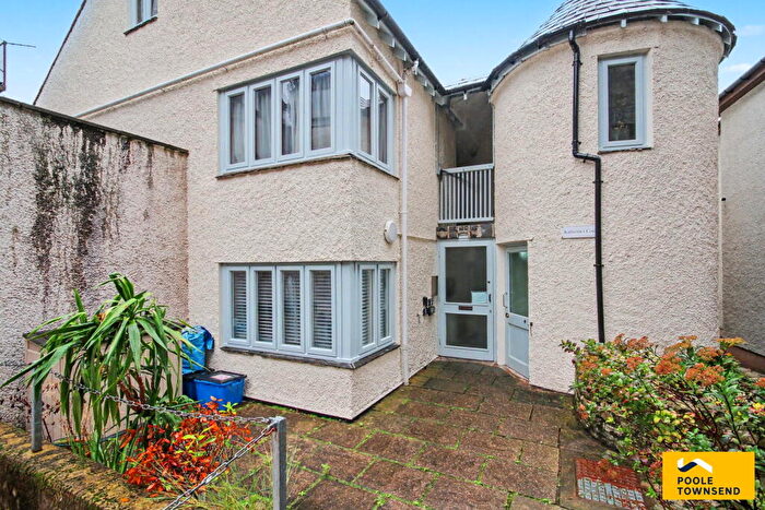 2 Bedroom Flat For Sale In Dowkers Lane, Kendal, LA9