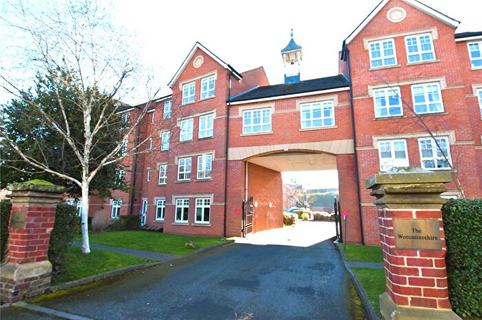 2 Bedroom Flat For Sale In St. Andrews Road, Droitwich, Worcestershire, WR9