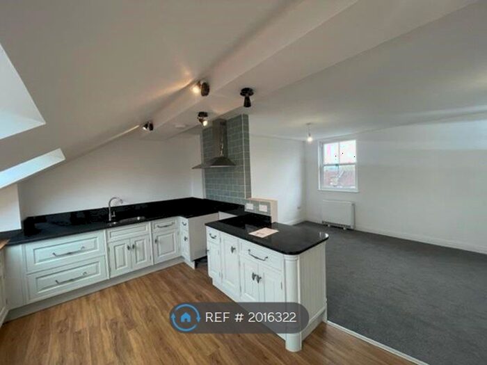 3 Bedroom Maisonette To Rent In Dover Street, Maidstone, ME16