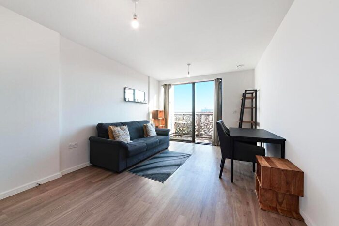 2 Bedroom Apartment To Rent In Pioneer Court, Canning Town, London, E16