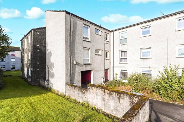 3 Bedroom Flat For Sale In Rowan Road, Cumbernauld, Glasgow, North Lanarkshire, G67