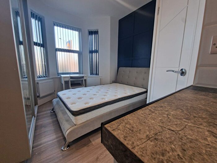 1 Bedroom Studio To Rent In Francis Street, Luton, Bedfordshire, LU1