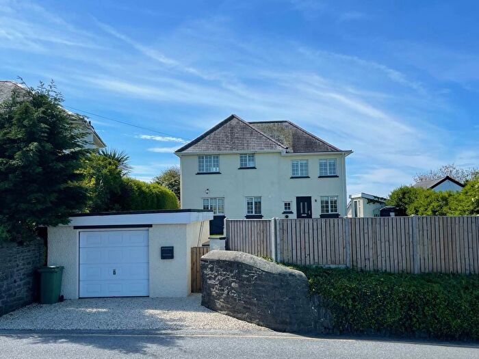 4 Bedroom Detached House For Sale In Borth, SY24