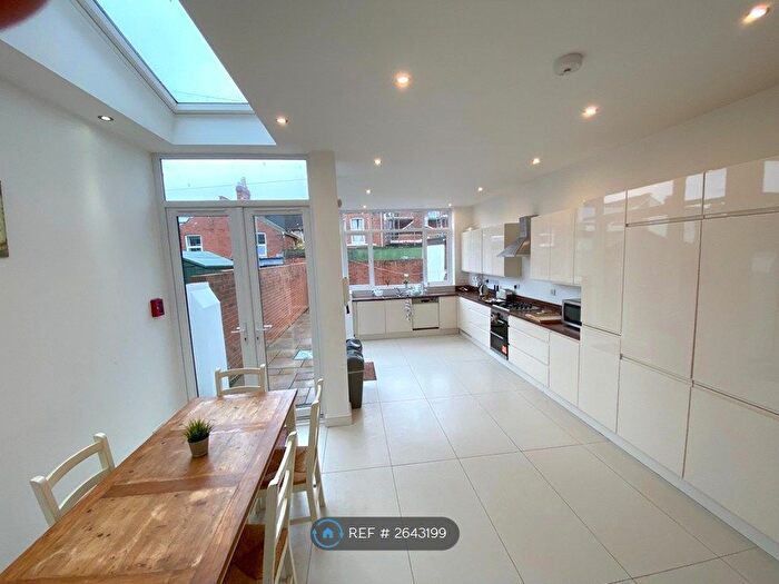 5 Bedroom Terraced House To Rent In Monks Rd, Exeter, EX4