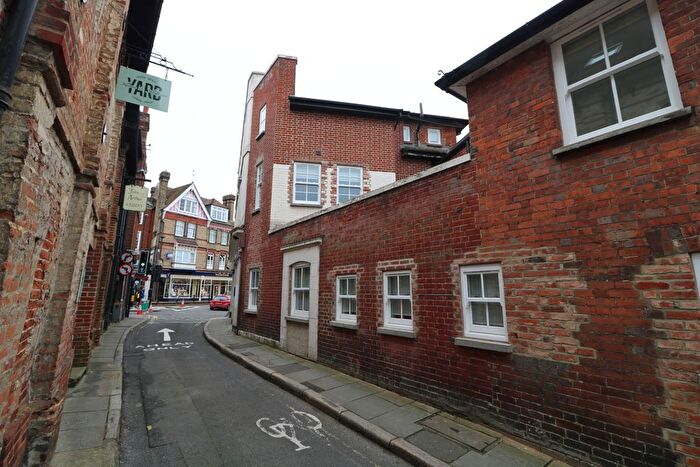 1 Bedroom Flat To Rent In North Street, Dorking, RH4