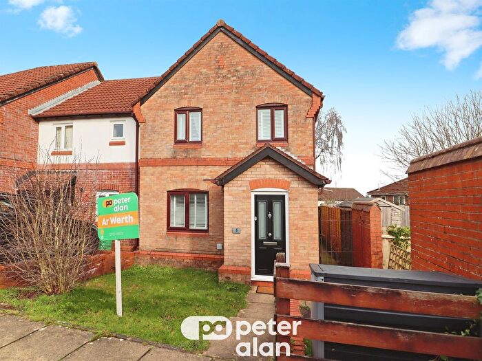 3 Bedroom End Terrace House For Sale In Cantref Close, Thornhill, Cardiff, CF14