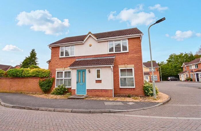 3 Bedroom Detached House For Sale In Armstrong Drive, Bedford, MK42