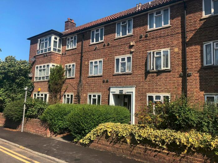 2 Bedroom Flat To Rent In London Road, Barking, IG11