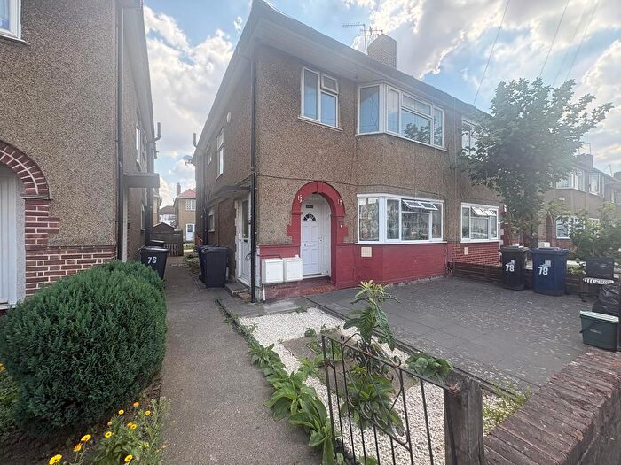 3 Bedroom Maisonette To Rent In Johnson Street, Southall, UB2