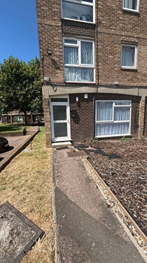 1 Bedroom Flat To Rent In North Street, Strood, ME2
