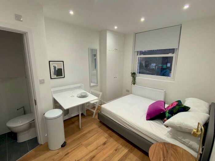 Studio To Rent In Kentish Town Road, London, NW1
