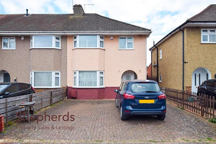 3 Bedroom End Of Terrace House For Sale In Hatton Road, Cheshunt, Hertfordshire, EN8