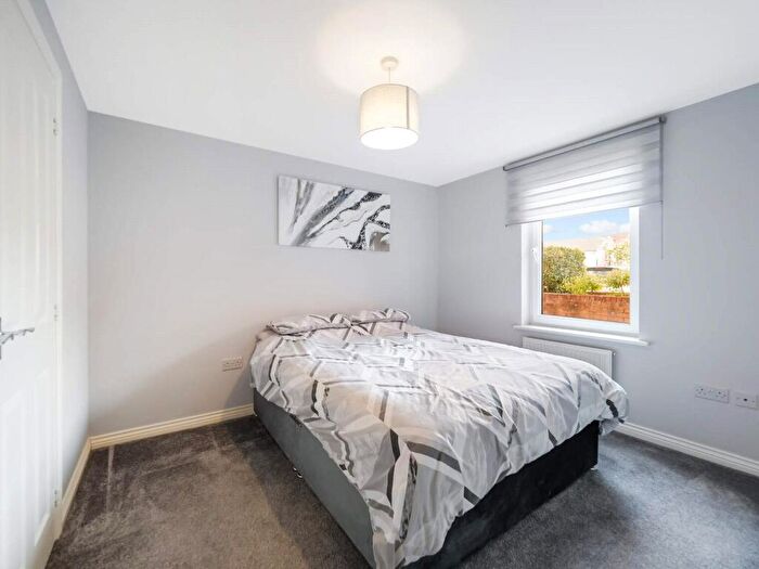 2 Bedroom Flat For Sale In Cyril Crescent, Paisley, Renfrewshire, PA1