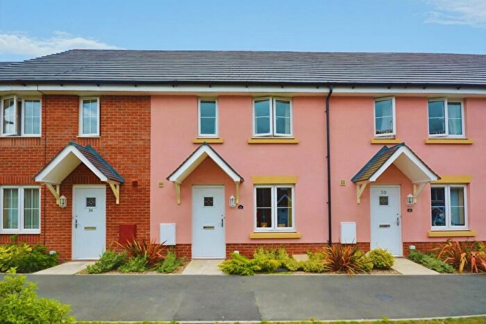 3 Bedroom Terraced House For Sale In Captains Parade, East Cowes, Isle Of Wight, PO32