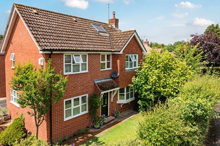 4 Bedroom Detached House For Sale In Bircholt Road, Liphook, GU30