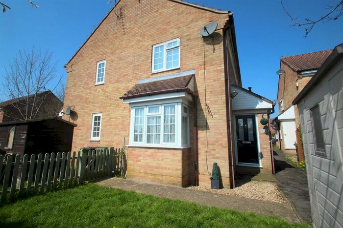 1 Bedroom Property To Rent In The Lawns, Hemel Hempstead, HP1