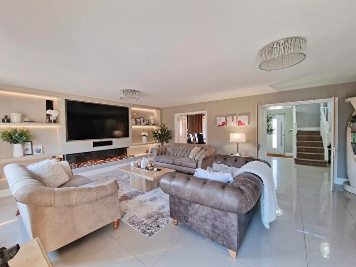 5 Bedroom Detached House For Sale In Steeple Road, CM3