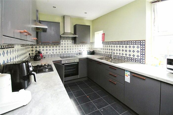 6 Bedroom Flat To Rent In Headland Park, Plymouth, Devon, PL4