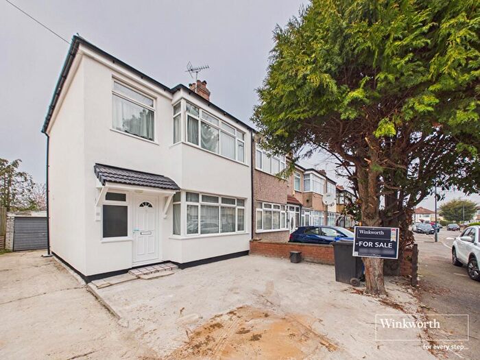 3 Bedroom End Of Terrace House For Sale In Orchard Grove, Harrow, Middlesex, HA3