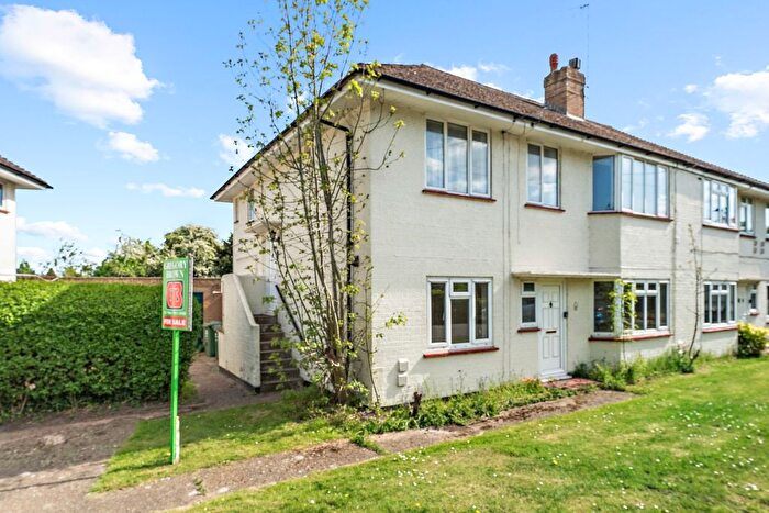 2 Bedroom Maisonette For Sale In Park Road, Stanwell, Staines-Upon-Thames, TW19