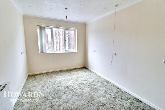 1 Bedroom Flat For Sale In Deneside, Great Yarmouth, NR30