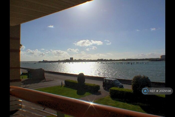 2 Bedroom Flat To Rent In Lock Approach, Port Solent, Portsmouth, PO6