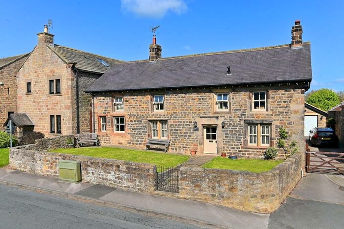 4 Bedroom Detached House For Sale In Main Street, Follifoot, HG3