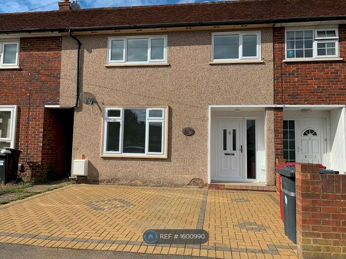 3 Bedroom Terraced House To Rent In Trelawney Avenue, Slough, SL3
