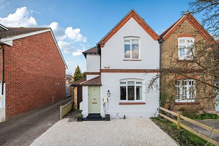 3 Bedroom Property To Rent In Lock Road, Richmond, TW10