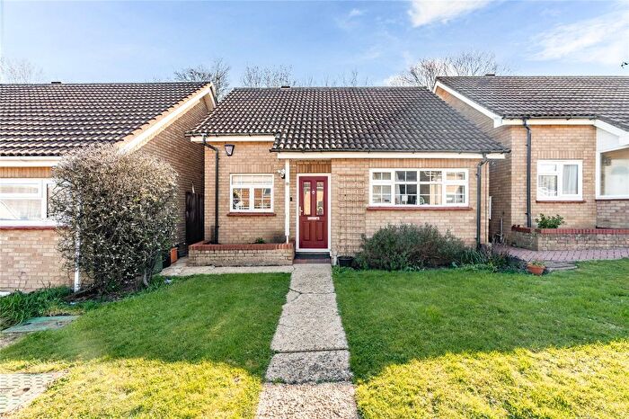 2 Bedroom Detached Bungalow For Sale In Hoover Drive, Basildon, Essex, SS15