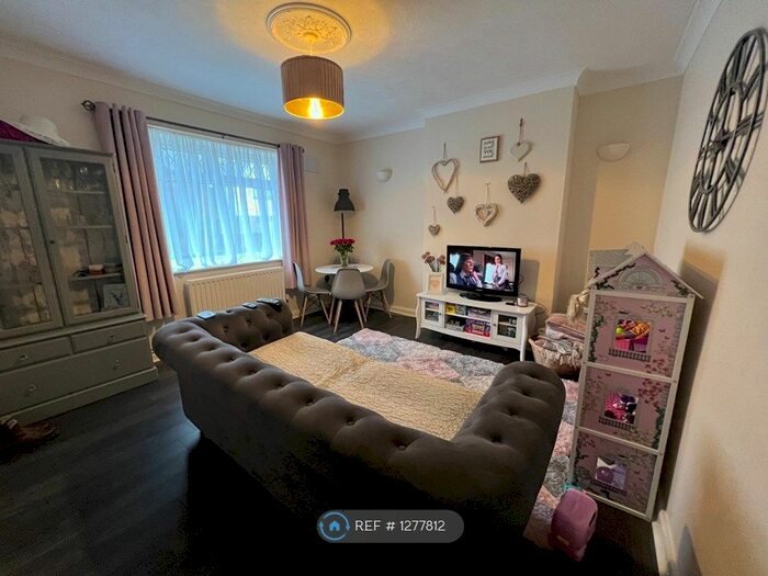 3 Bedroom Semi-Detached House To Rent In Mackenzie Street, Derby, DE22