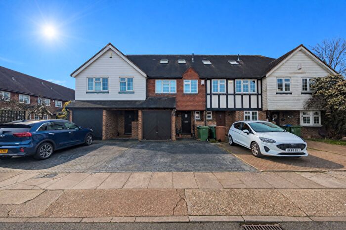 4 Bedroom Terraced House To Rent In Cottage Field Close, Sidcup, DA14