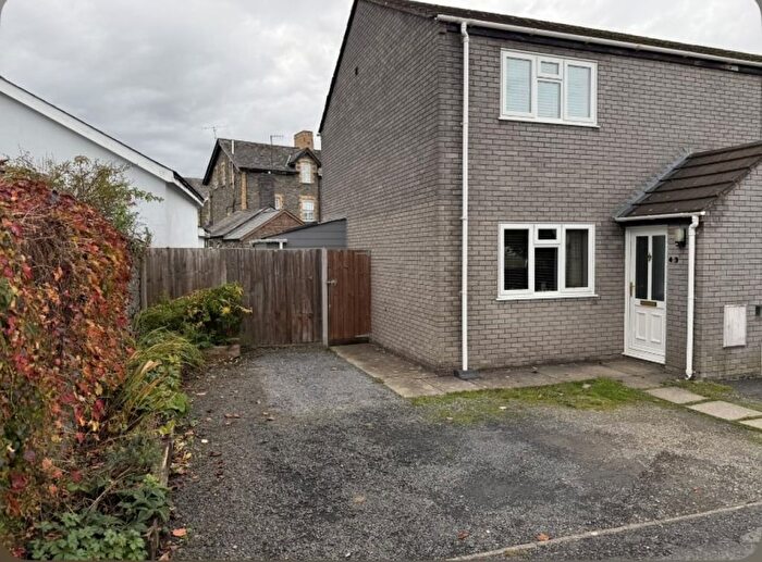 2 Bedroom End Terrace House For Sale In Park Road, Builth Wells, LD2