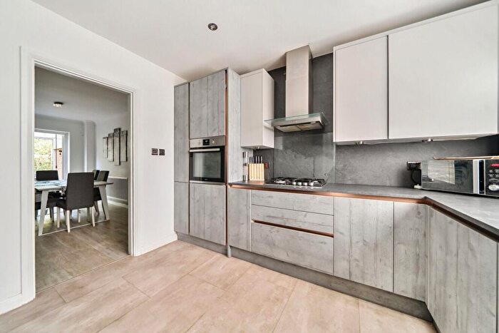 3 Bedroom Terraced House For Sale In Parkside Avenue, Bromley, Kent, BR1