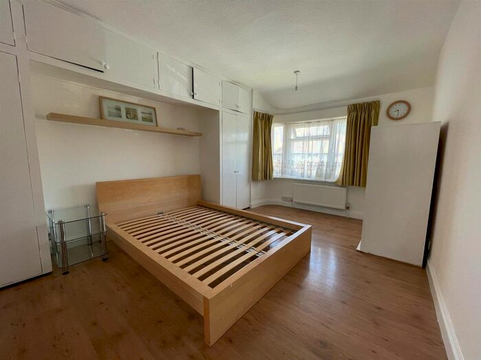 2 Bedroom Maisonette To Rent In Worthing Road, Heston, Hounslow, TW5
