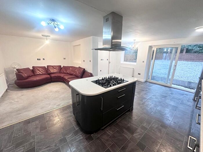 3 Bedroom Semi Detached House To Rent In Wheatley Drive, Carlton, NG4