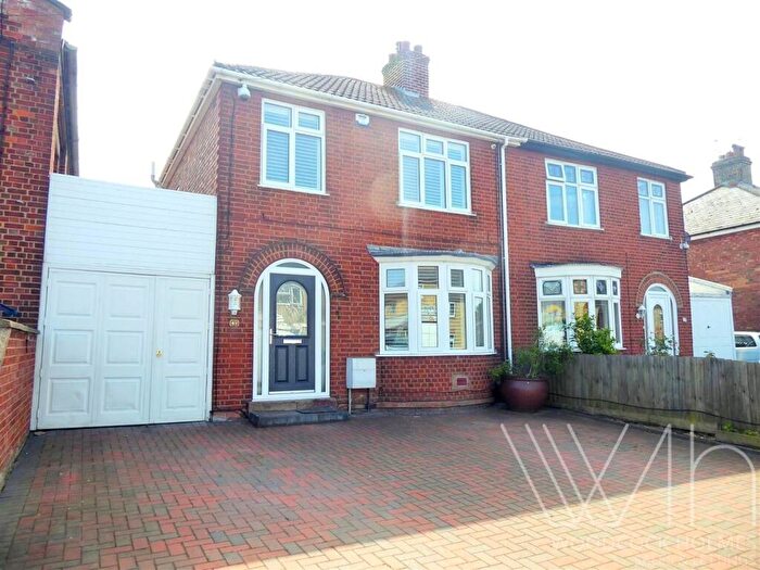 3 Bedroom Semi-Detached House For Sale In South Street, Stanground, Peterborough, PE2
