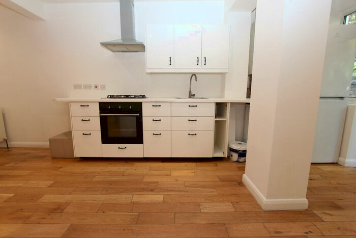 1 Bedroom Flat To Rent In Valentines Road, Ilford, IG1