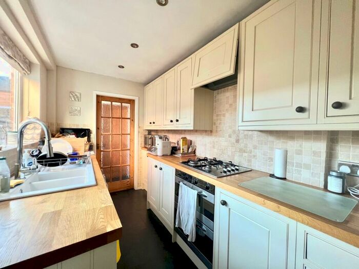 3 Bedroom Terraced House To Rent In Clinton Street, Beeston, NG9