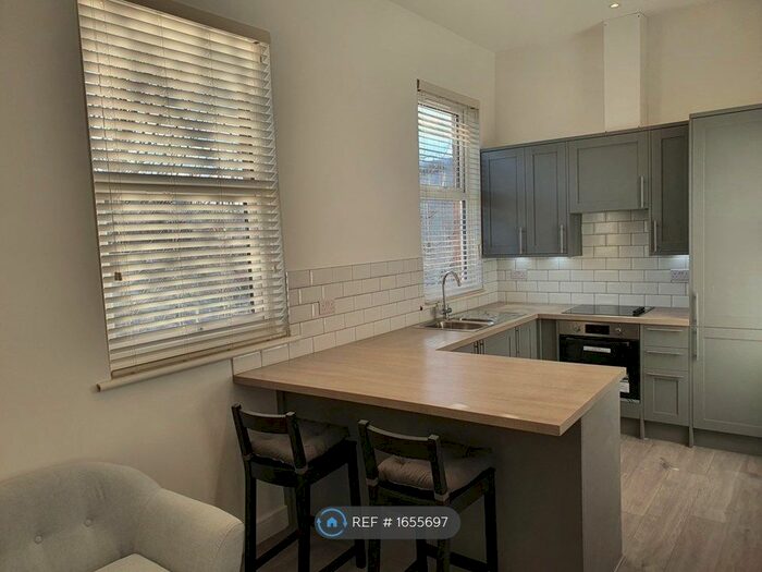 2 Bedroom Flat To Rent In Spray Street, London, SE18