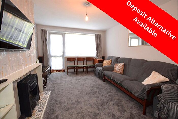 2 Bedroom Flat To Rent In Cherrydown Walk, Romford, RM7