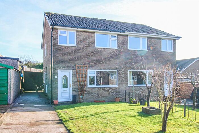 3 Bedroom Property For Sale In Hill Top Road, Flockton, Wakefield, WF4