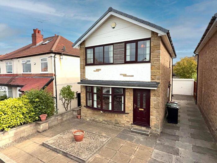 3 Bedroom Detached House For Sale In Merton Avenue, Farsley, Pudsey, LS28