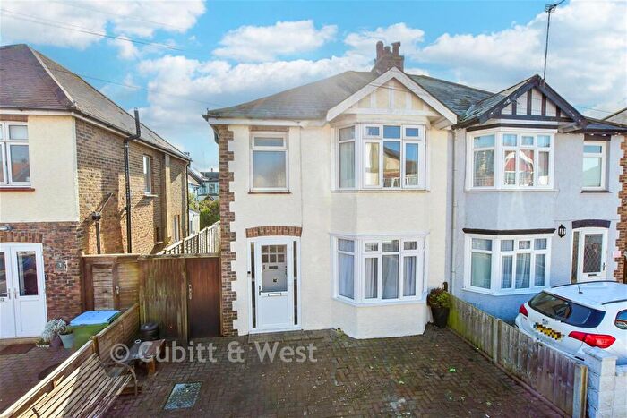 3 Bedroom Semi Detached House For Sale In Bassett Road, Bognor Regis, West Sussex, PO21