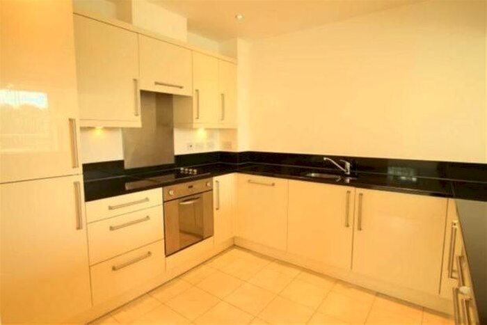 3 Bedroom Flat To Rent In River Crescent, Nottingham NG2