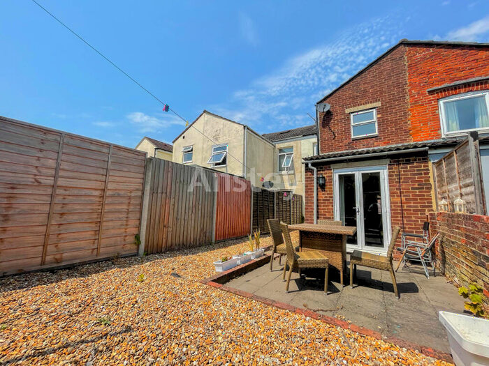 5 Bedroom Terraced House To Rent In Milton Road, Southampton, SO15