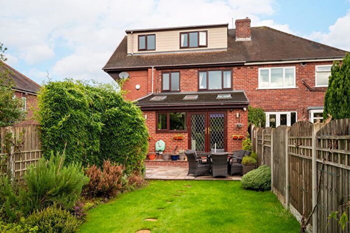 4 Bedroom Semi-Detached House For Sale In Meadow Head Drive, Meadwohead, Sheffield, S8