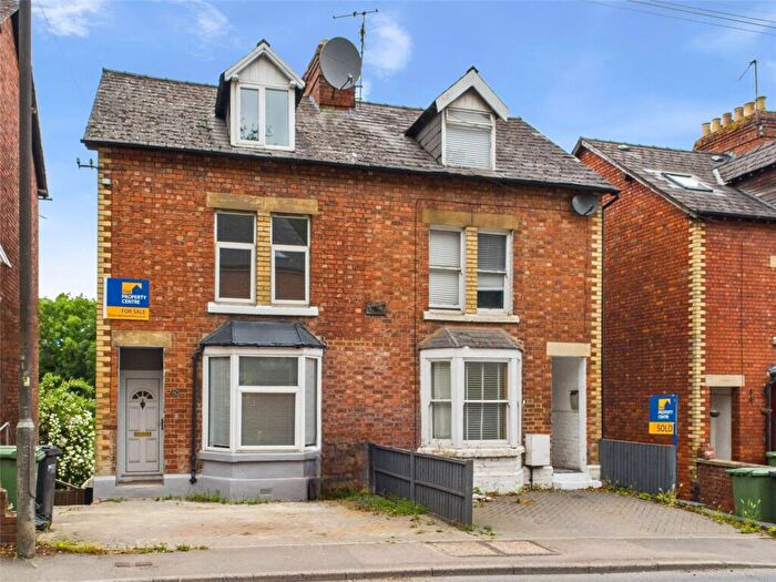 4 Bedroom Semi-Detached House For Sale In Bath Road, Stroud, Gloucestershire, GL5