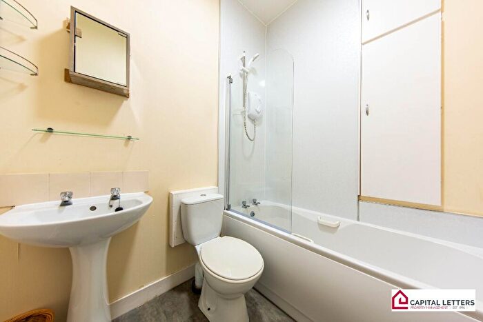 1 Bedroom Flat To Rent In Chestnut Row, Aberdeen, AB25