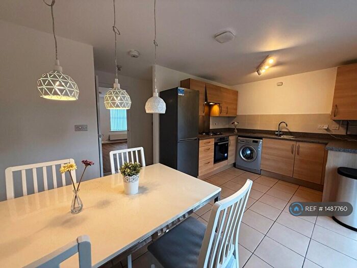 3 Bedroom Semi-Detached House To Rent In Apple Way, Coventry, CV4